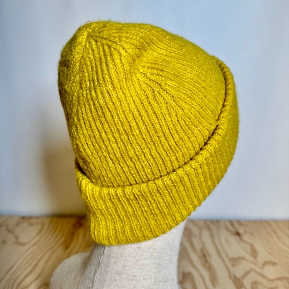 Zᴀʀᴀ Tʜɪᴄᴋ Kɴɪᴛ Rɪʙʙᴇᴅ Bᴇᴀɴɪᴇ ɪɴ Cʜᴀʀᴛʀᴇᴜsᴇ - Picture 6 of 15